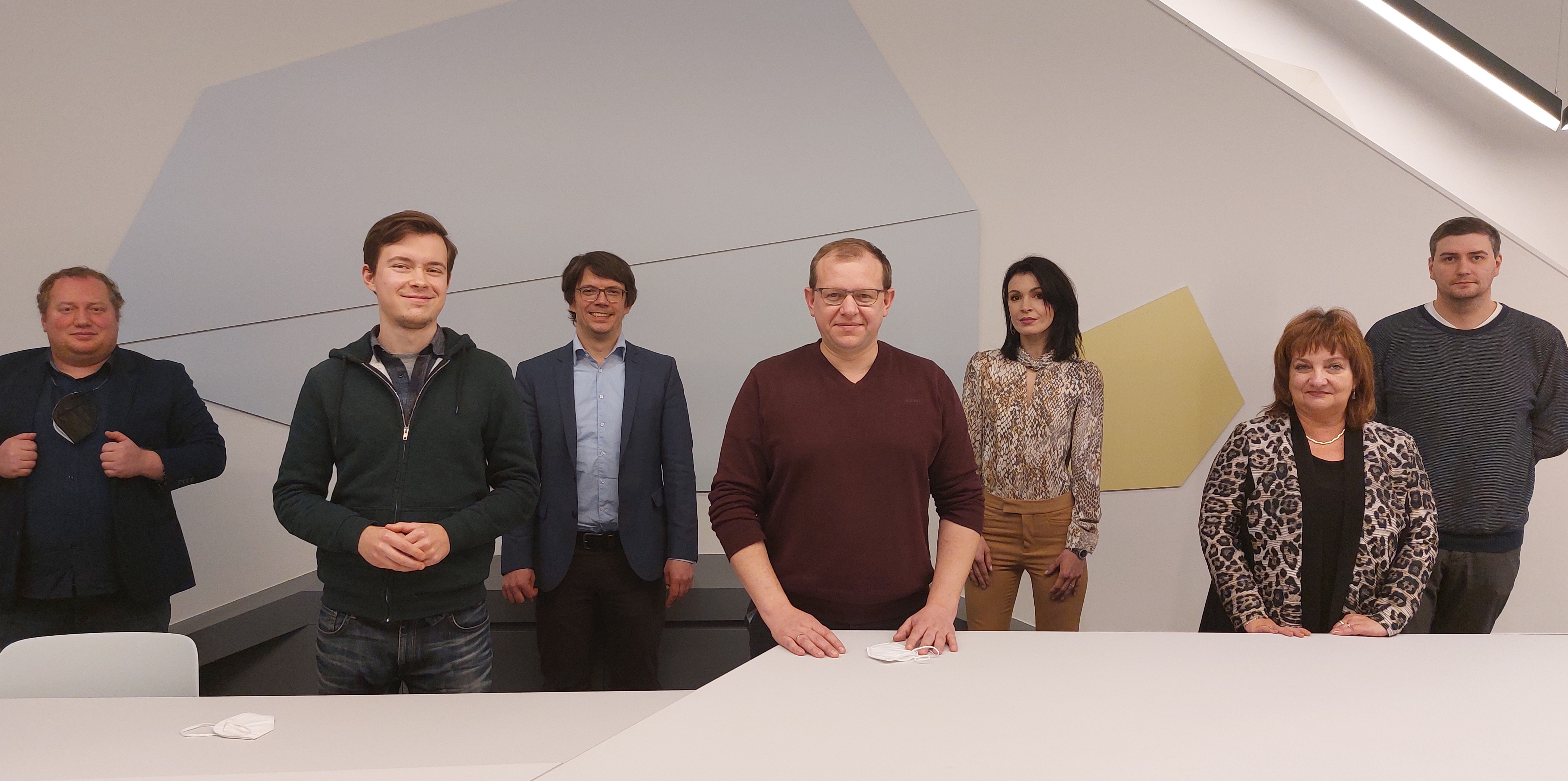 Neuer Vorstand der OMV Berlin: Daniel Steinbrecher, Lennart Birkenthal, Marc-P. Halatsch, Walter Gauks, Julia Lotz, Iris Schumann und Alexander Korneev (v.l.n.r.). Es fehlen Elena Michelsohn und Maria Weinberger.